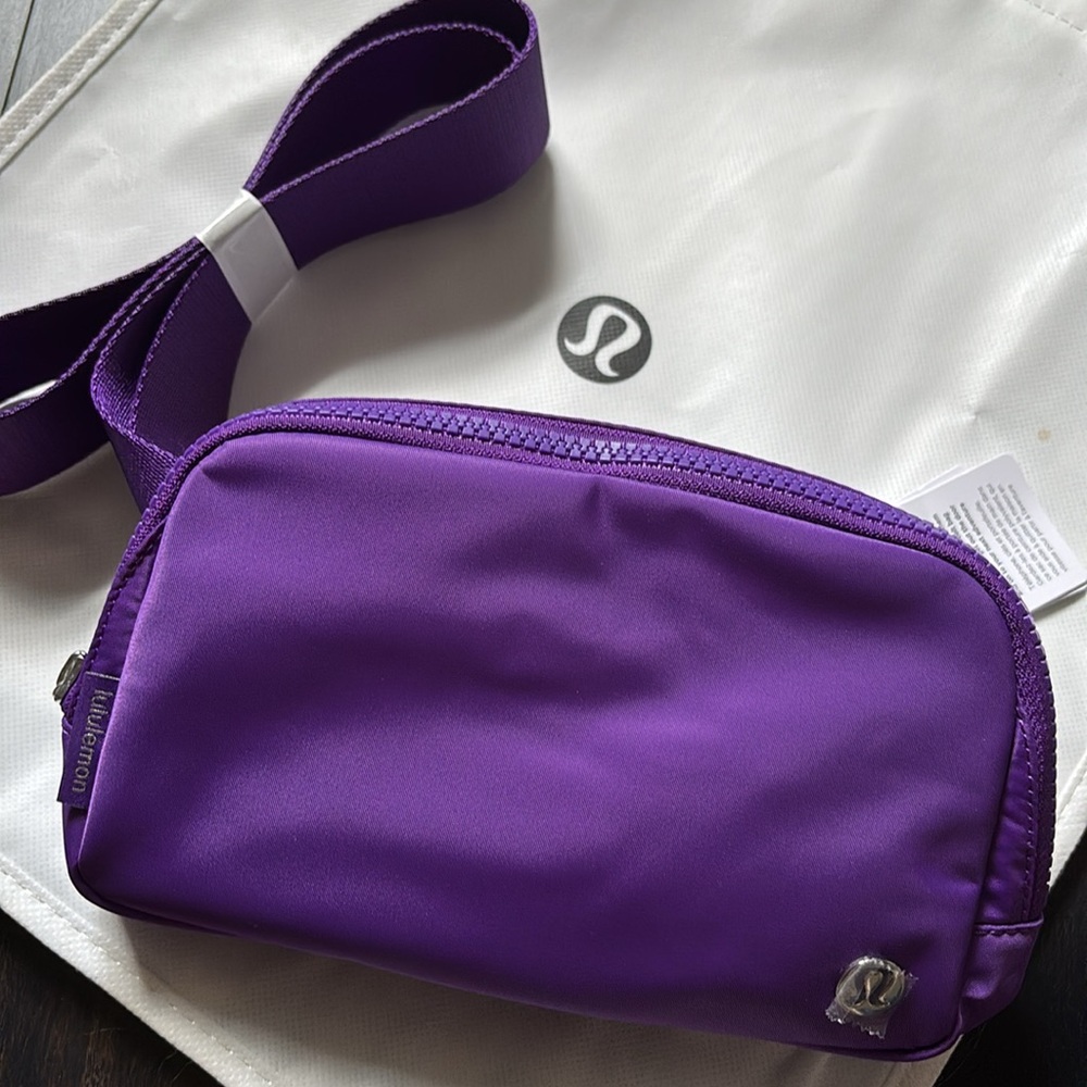 LULULEMON EVERYWHERE BELT BAG IN COLLEGE PURPLE 1L NWT